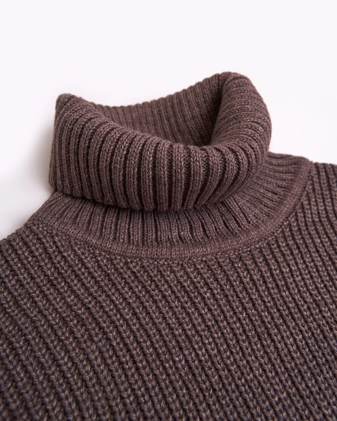 Lihula turtleneck collar