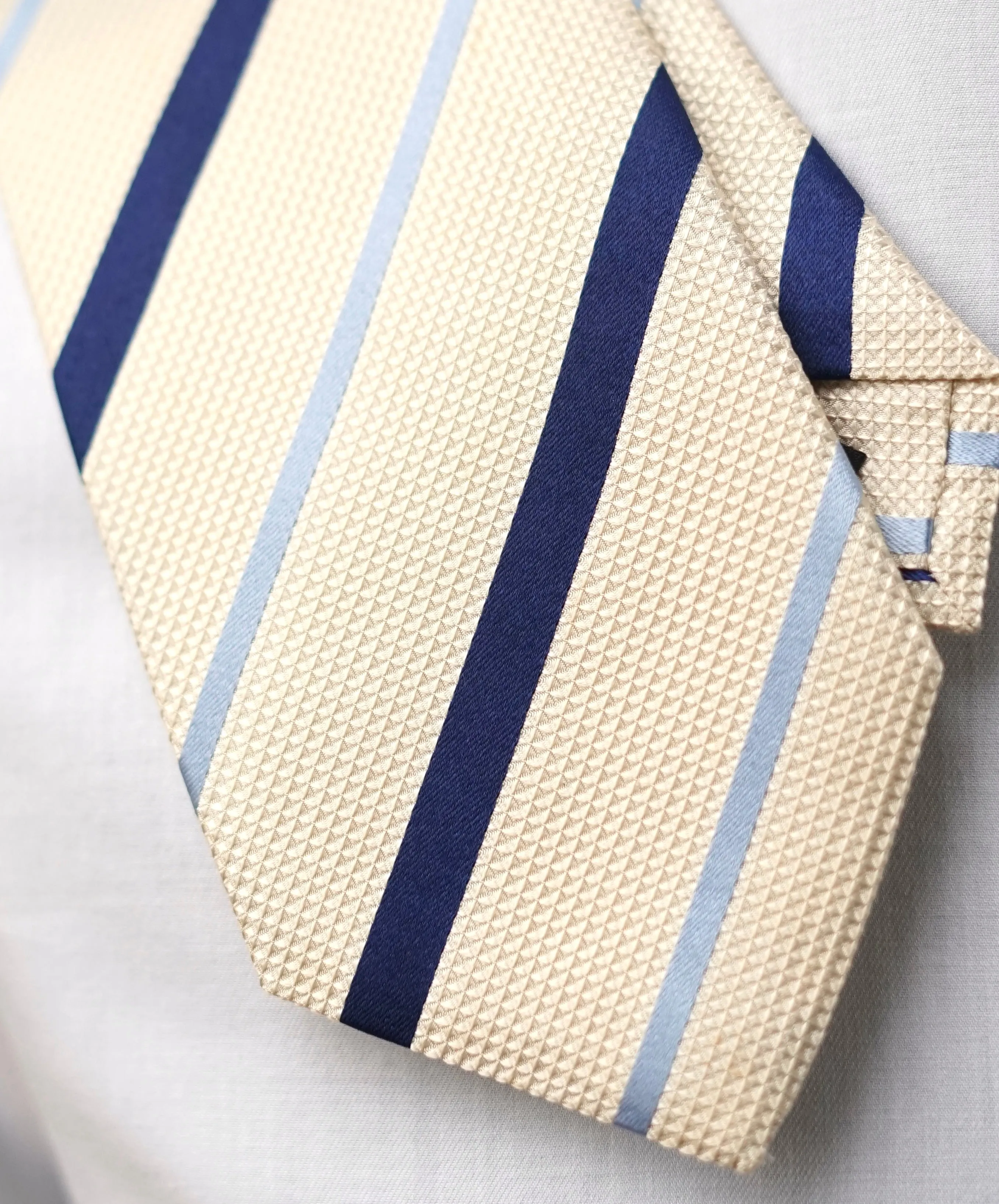 Teorema Vintage Tie