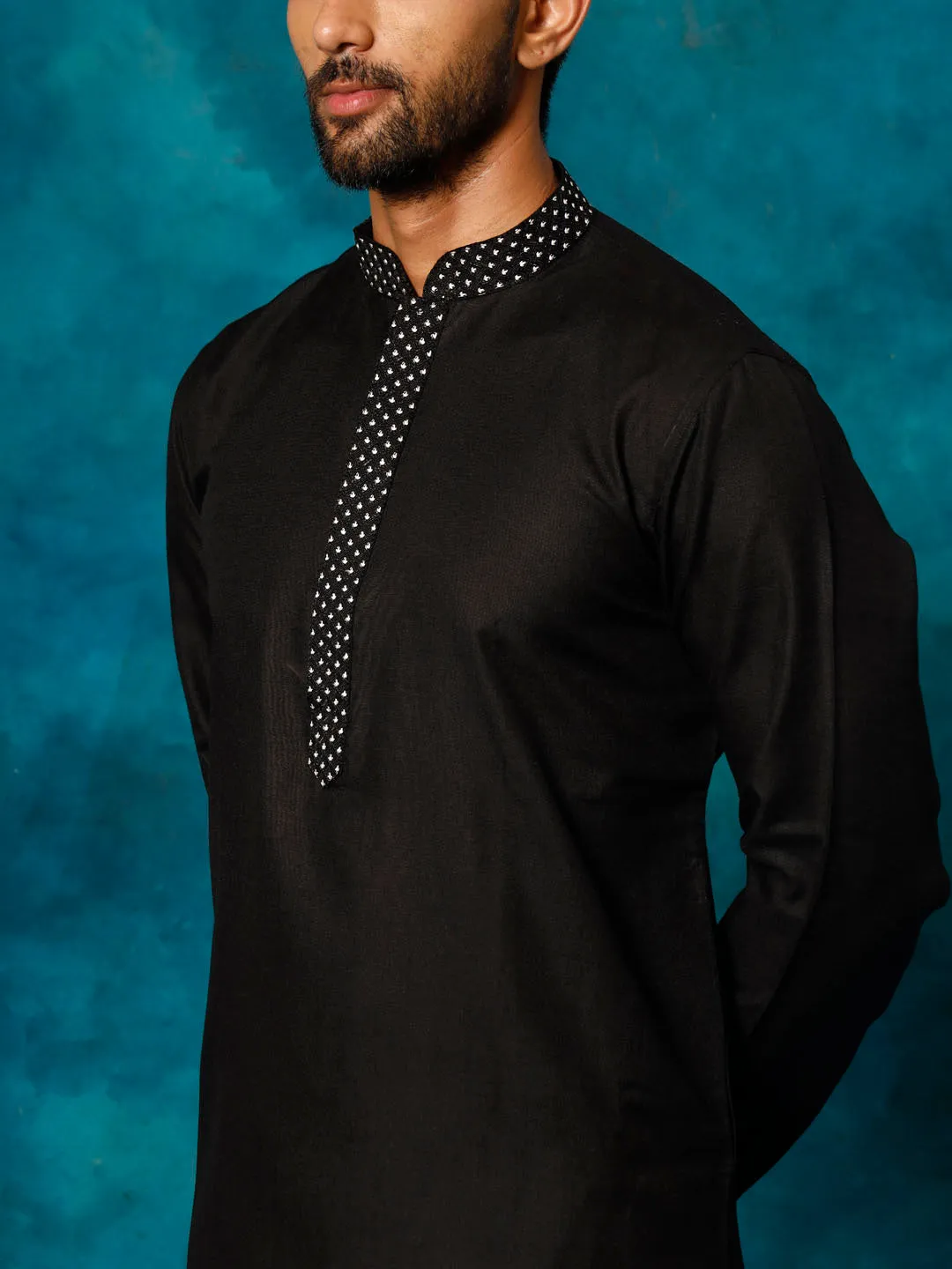 VASTRAMAY Black & Cream Cotton Blend Kurta