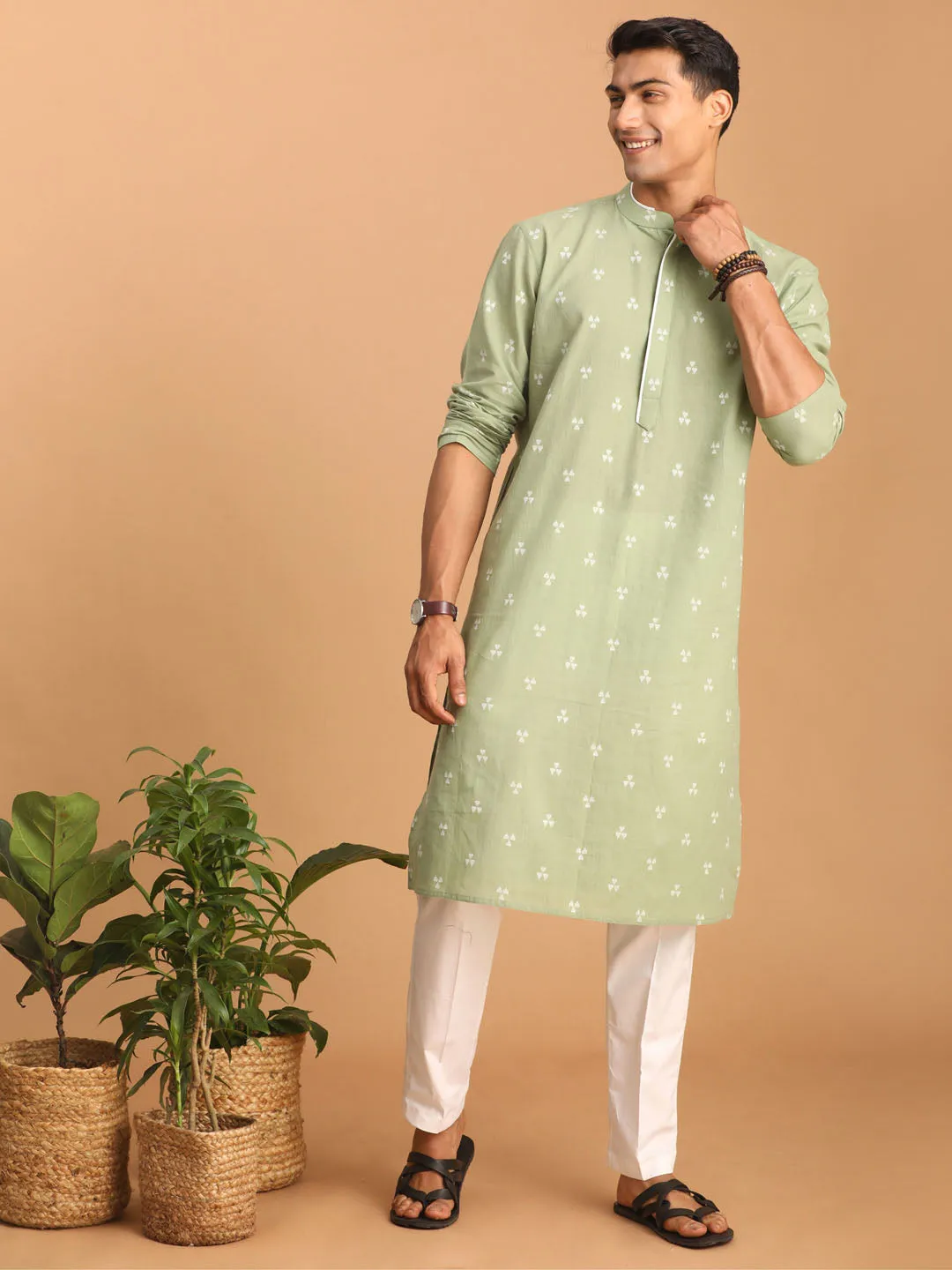 VASTRAMAY Green Geometric Kurta with White Pant