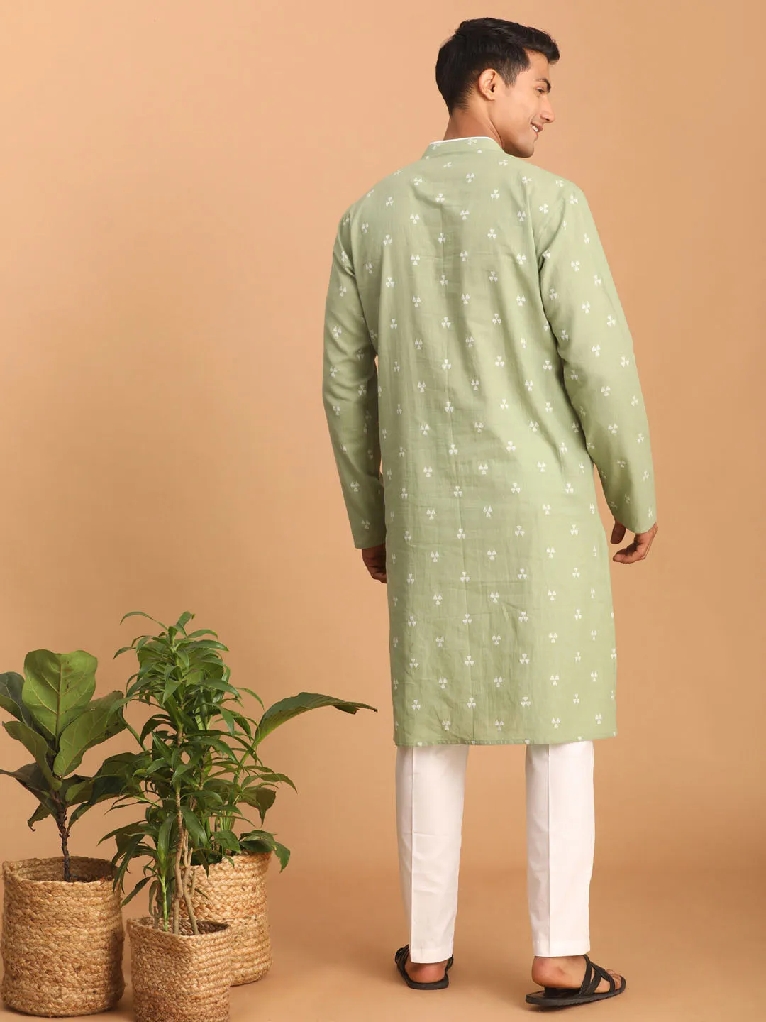 VASTRAMAY Green Geometric Kurta with White Pant